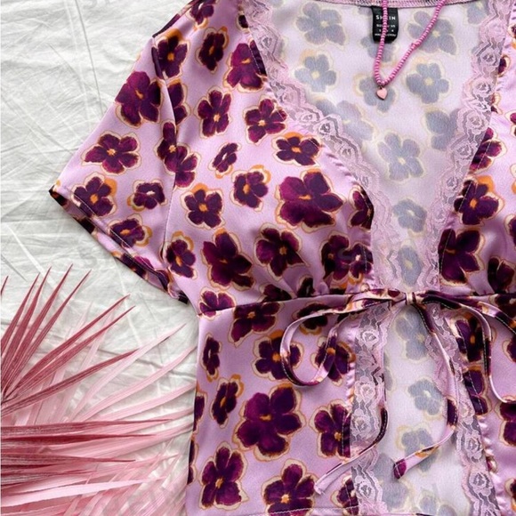 Floral tie top 🌸 - Picture 4 of 5